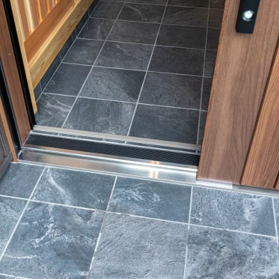 玄関タイル施工例case1_3