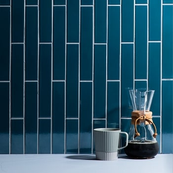 店舗　内装壁タイル　プランク