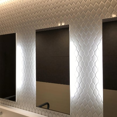 「葉」を思わせるタイルで優しい印象